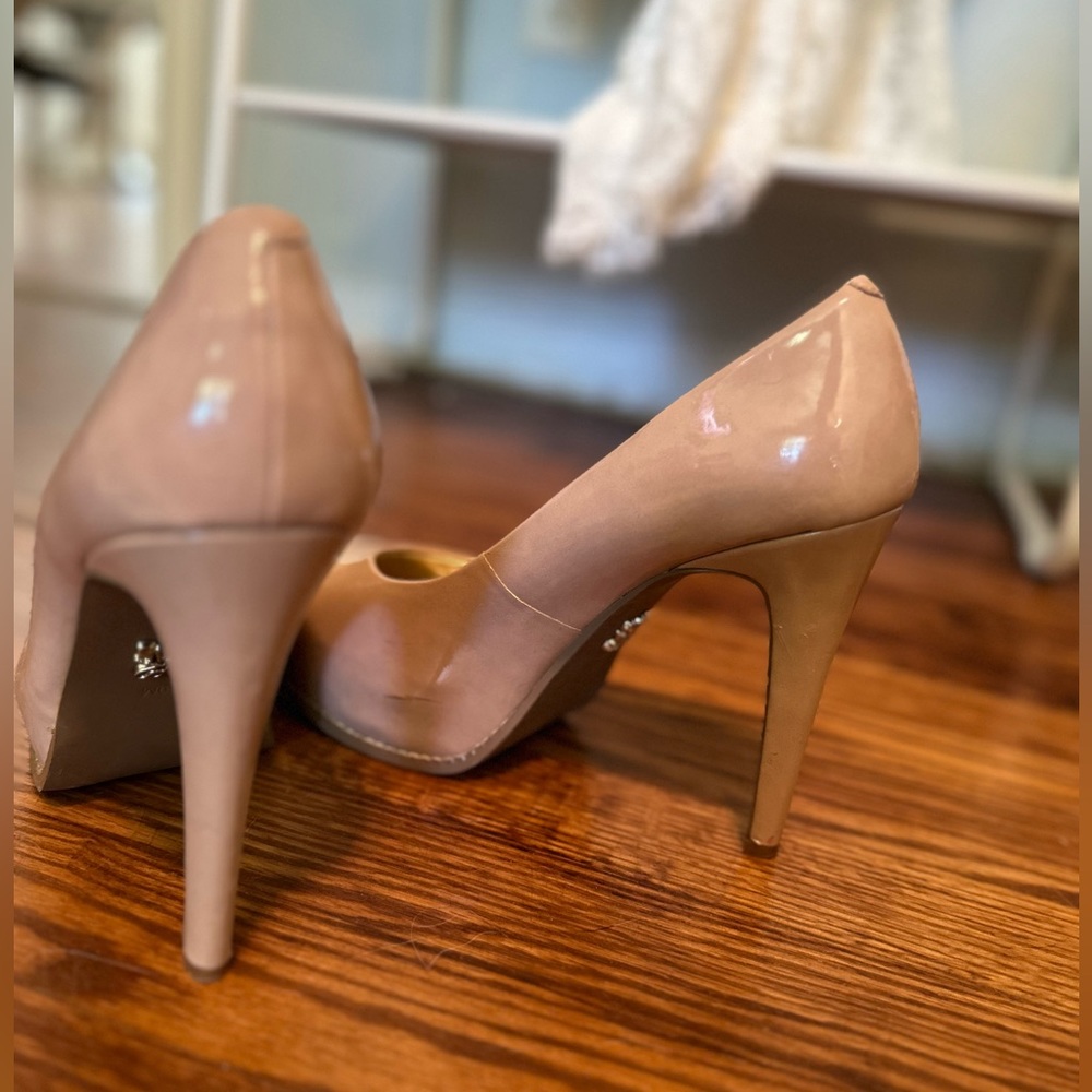 Vera Wang Nude Platform Heels
